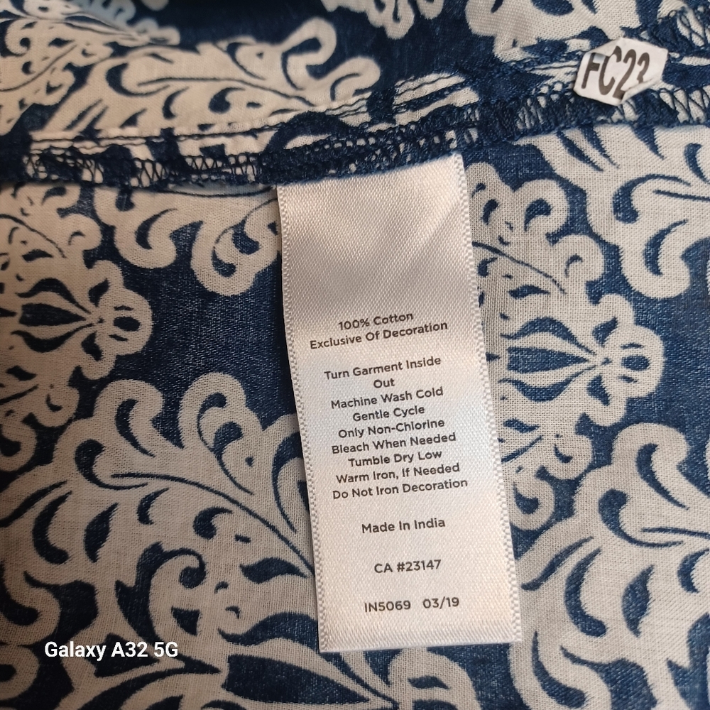 Talbots women  Size XS Blue and White Embroidered 3/4 Sleeve Blouse. 100% Cotton - Picture 11 of 11